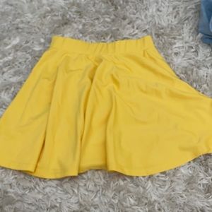 yellow skirt